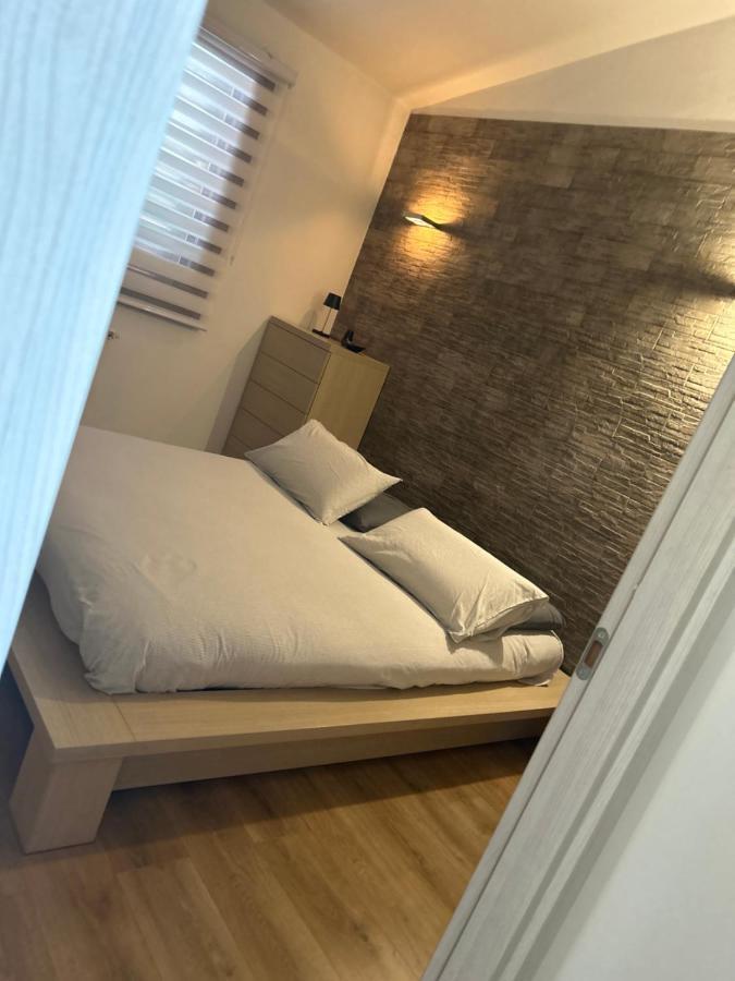 La Maddalena  P. Home מראה חיצוני תמונה